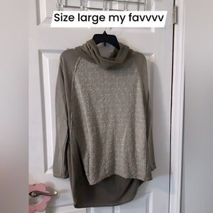 Women’s large sweater very cute